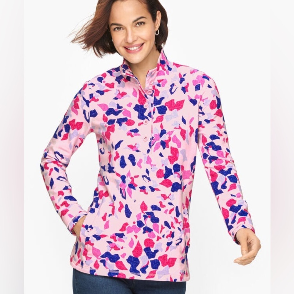 068- TALBOTS FUN FLORAL BUTTON HALF PLACKET TOP MEDIUM